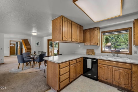 Tiny photo for 19572 Apache Road, Bend, OR 97702 (MLS # 220223845)