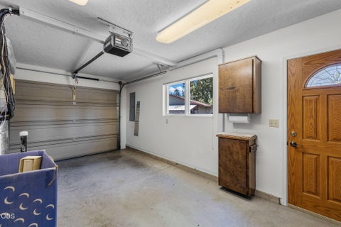 Tiny photo for 19572 Apache Road, Bend, OR 97702 (MLS # 220223845)