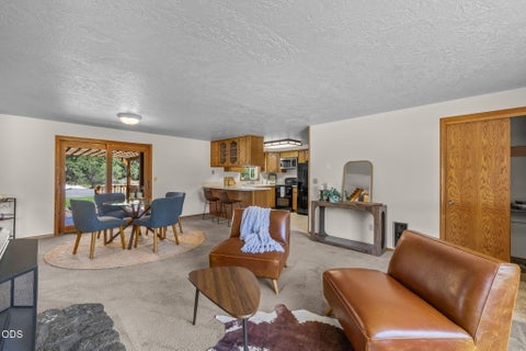 Tiny photo for 19572 Apache Road, Bend, OR 97702 (MLS # 220223845)