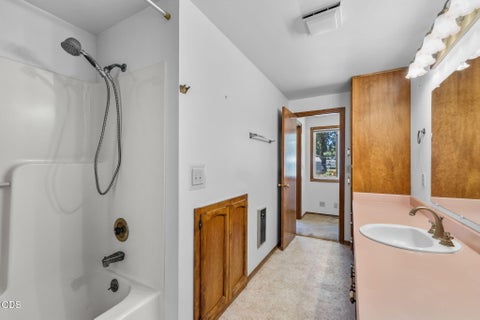 Tiny photo for 19572 Apache Road, Bend, OR 97702 (MLS # 220223845)