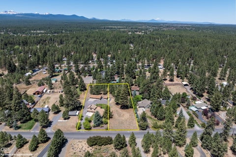 Photo of 19572 Apache Road, Bend, OR 97702 (MLS # 220223845)