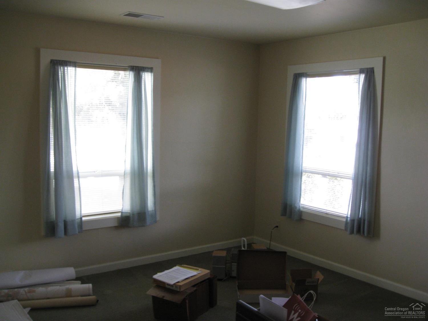 Center - Commercial Lease