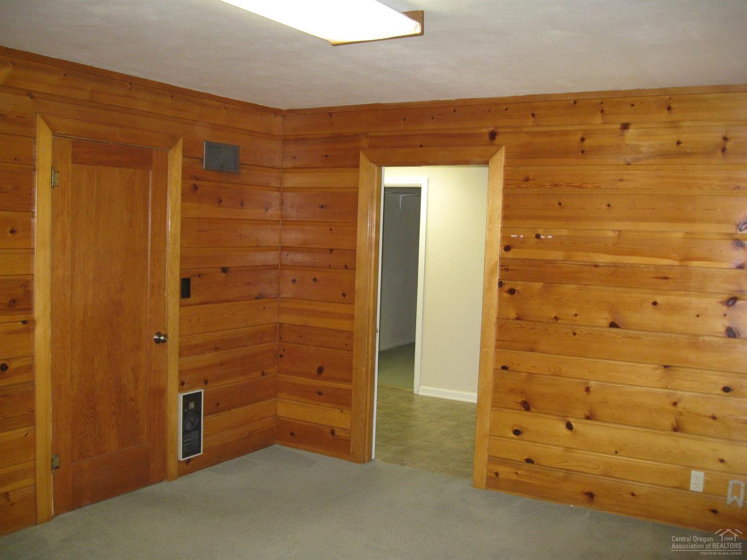 Center - Commercial Lease