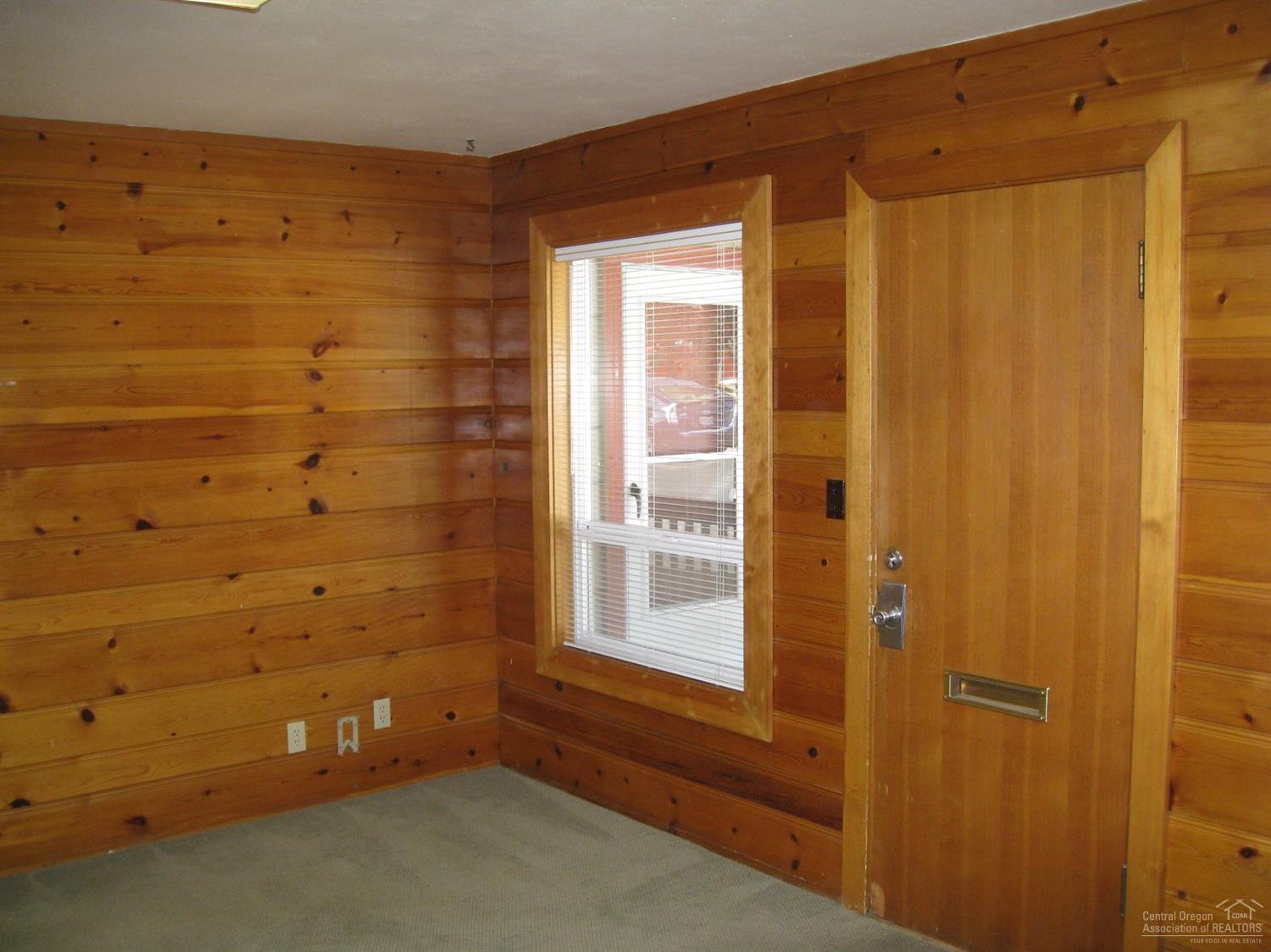 Center - Commercial Lease