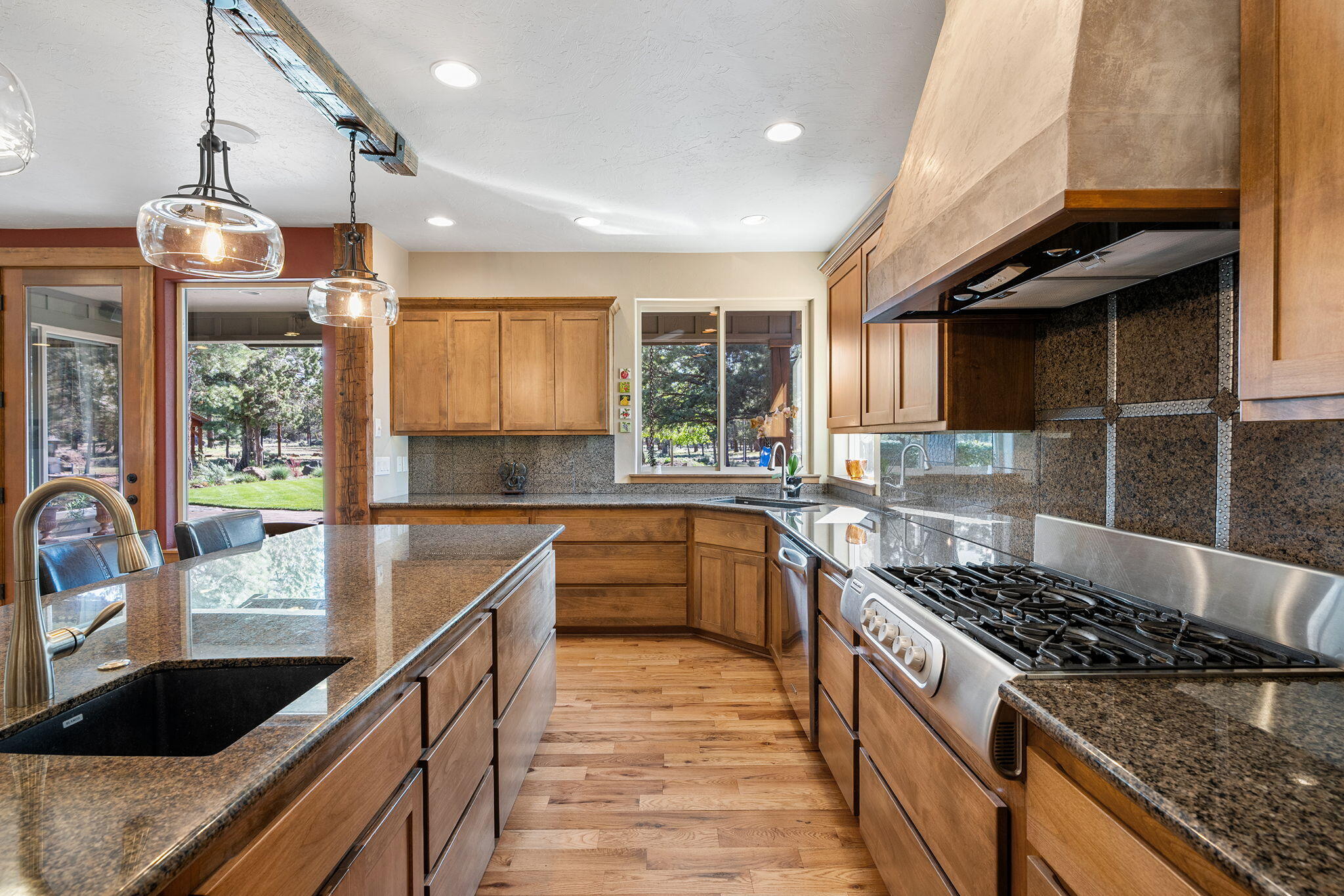 Panoramic View Est - Residential