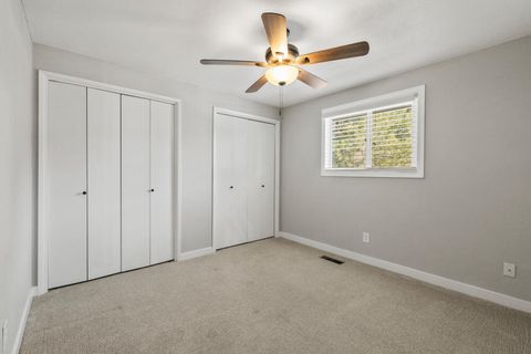 Tiny photo for 2207 Kimberly Drive, Klamath Falls, OR 97603 (MLS # 220213648)