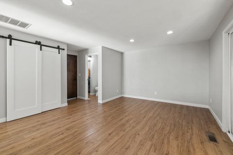 Tiny photo for 2207 Kimberly Drive, Klamath Falls, OR 97603 (MLS # 220213648)