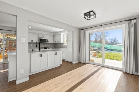 Tiny photo for 2207 Kimberly Drive, Klamath Falls, OR 97603 (MLS # 220213648)