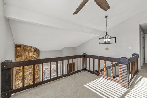 Tiny photo for 2207 Kimberly Drive, Klamath Falls, OR 97603 (MLS # 220213648)