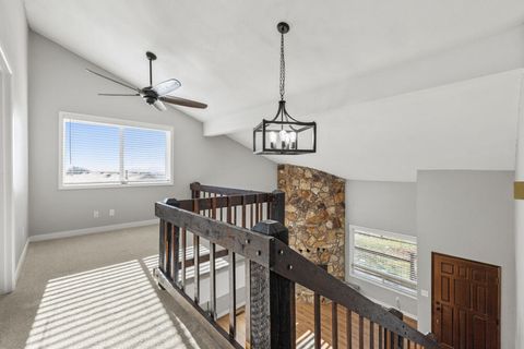 Tiny photo for 2207 Kimberly Drive, Klamath Falls, OR 97603 (MLS # 220213648)