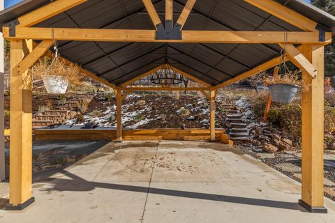 Tiny photo for 2207 Kimberly Drive, Klamath Falls, OR 97603 (MLS # 220213648)