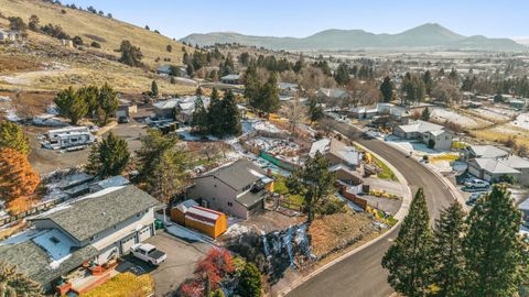 Tiny photo for 2207 Kimberly Drive, Klamath Falls, OR 97603 (MLS # 220213648)