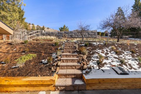 Tiny photo for 2207 Kimberly Drive, Klamath Falls, OR 97603 (MLS # 220213648)