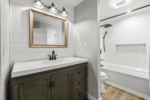 Tiny photo for 2207 Kimberly Drive, Klamath Falls, OR 97603 (MLS # 220213648)