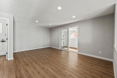 Tiny photo for 2207 Kimberly Drive, Klamath Falls, OR 97603 (MLS # 220213648)