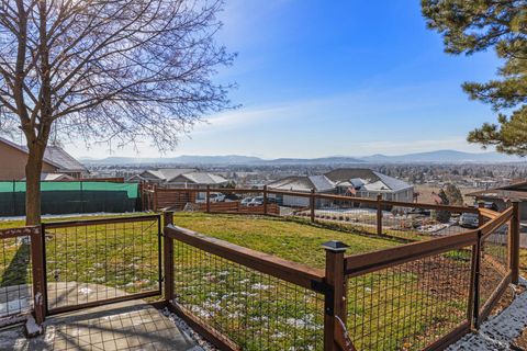 Tiny photo for 2207 Kimberly Drive, Klamath Falls, OR 97603 (MLS # 220213648)