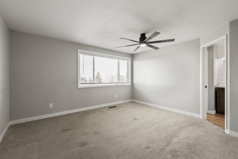 Tiny photo for 2207 Kimberly Drive, Klamath Falls, OR 97603 (MLS # 220213648)