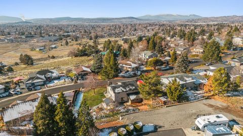 Tiny photo for 2207 Kimberly Drive, Klamath Falls, OR 97603 (MLS # 220213648)