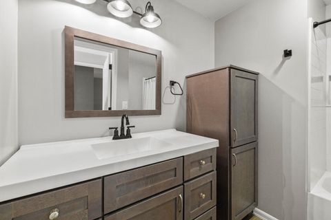 Tiny photo for 2207 Kimberly Drive, Klamath Falls, OR 97603 (MLS # 220213648)