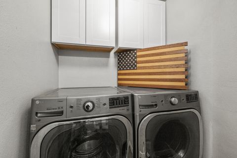 Tiny photo for 2207 Kimberly Drive, Klamath Falls, OR 97603 (MLS # 220213648)