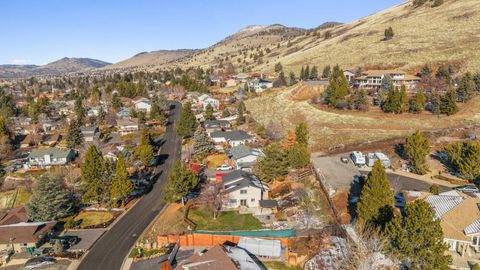 Tiny photo for 2207 Kimberly Drive, Klamath Falls, OR 97603 (MLS # 220213648)