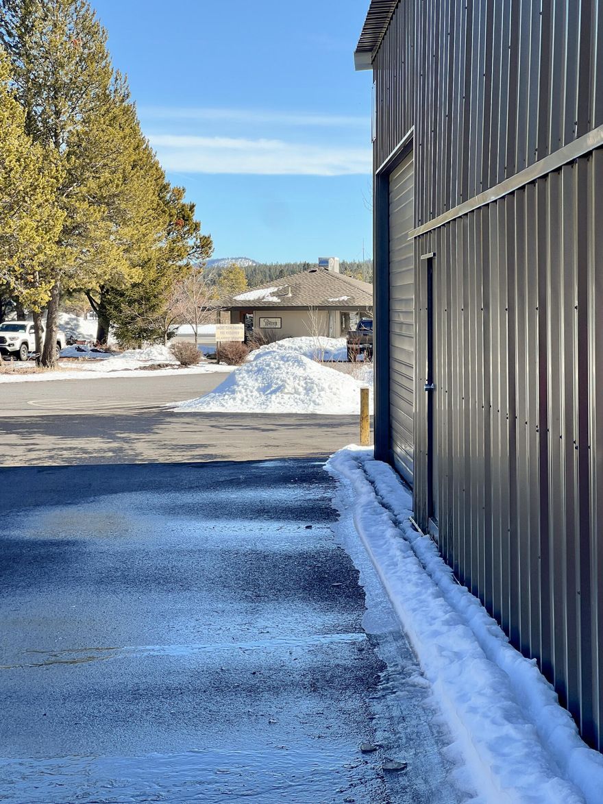 Fly in to Sunriver, OR? Yes, please! This sought after T-Hanger is located in an ideal spot on S21 in
the heart of Sunriver. The setting of this iconic Pacific Northwest Resort, is idyllic, like the
weather. KAVU, with over 300 days of sunshine on average every year. Come join the few who've be able
to realize this dream! The airport setting is remarkable sitting adjacent to the Deschutes River and
Sunriver stables, just off River Road. Hangar space is approx. 41' X 11' X 31'. HOA is low and
includes snow removal. Services for pilots and passengers at the Sunriver Airport FBO include 24 hour
access to the terminal building, computer/restrooms/phone/WIFI, Shuttle
Computer / restrooms / phone / Wi-Fi available 24 hours. Why wait? Stop by and see it for yourself!