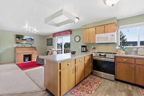 Tiny photo for 13574 SE Southwood Drive, Prineville, OR 97754 (MLS # 220215723)