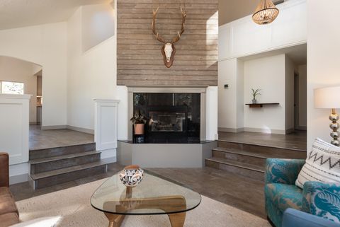 Tiny photo for 60012 Ridgeview Drive W, Bend, OR 97702 (MLS # 220217444)