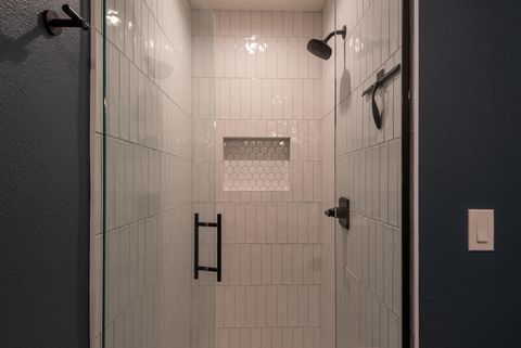 Tiny photo for 60012 Ridgeview Drive W, Bend, OR 97702 (MLS # 220217444)