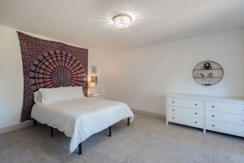 Tiny photo for 60012 Ridgeview Drive W, Bend, OR 97702 (MLS # 220217444)