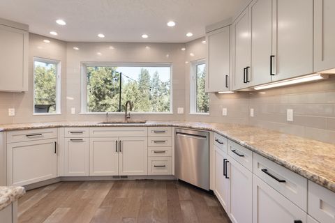 Tiny photo for 60012 Ridgeview Drive W, Bend, OR 97702 (MLS # 220217444)