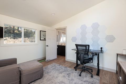 Tiny photo for 60012 Ridgeview Drive W, Bend, OR 97702 (MLS # 220217444)