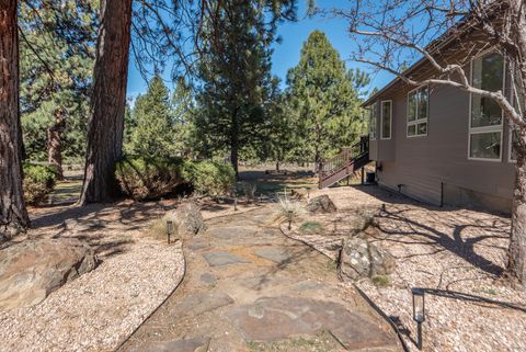 Tiny photo for 60012 Ridgeview Drive W, Bend, OR 97702 (MLS # 220217444)