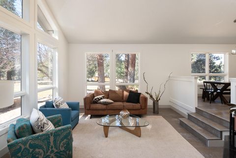 Tiny photo for 60012 Ridgeview Drive W, Bend, OR 97702 (MLS # 220217444)