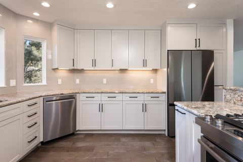 Tiny photo for 60012 Ridgeview Drive W, Bend, OR 97702 (MLS # 220217444)