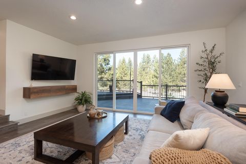 Tiny photo for 60012 Ridgeview Drive W, Bend, OR 97702 (MLS # 220217444)