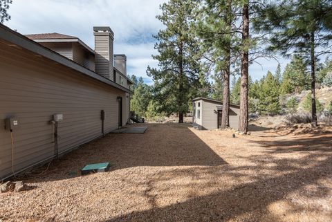 Tiny photo for 60012 Ridgeview Drive W, Bend, OR 97702 (MLS # 220217444)