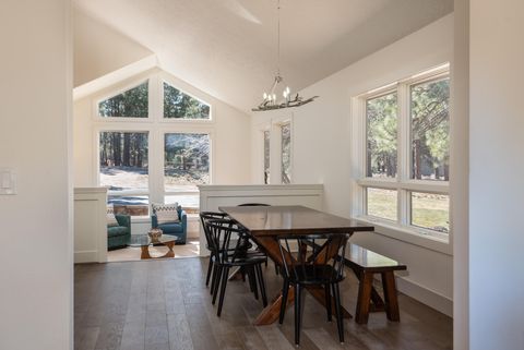 Tiny photo for 60012 Ridgeview Drive W, Bend, OR 97702 (MLS # 220217444)