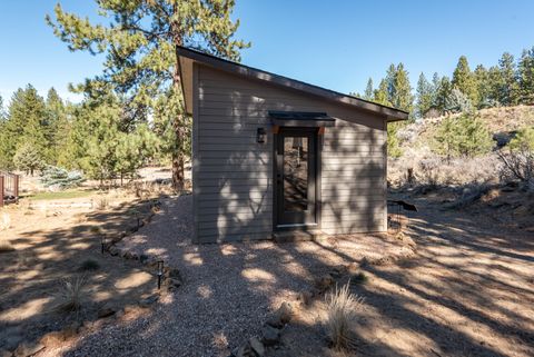 Tiny photo for 60012 Ridgeview Drive W, Bend, OR 97702 (MLS # 220217444)