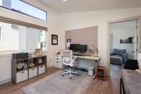 Tiny photo for 60012 Ridgeview Drive W, Bend, OR 97702 (MLS # 220217444)