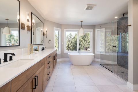 Tiny photo for 60012 Ridgeview Drive W, Bend, OR 97702 (MLS # 220217444)