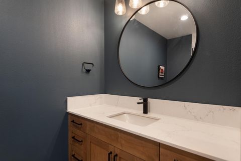 Tiny photo for 60012 Ridgeview Drive W, Bend, OR 97702 (MLS # 220217444)