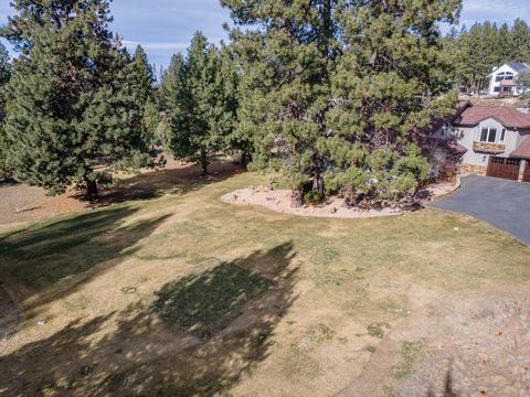 Tiny photo for 60012 Ridgeview Drive W, Bend, OR 97702 (MLS # 220217444)