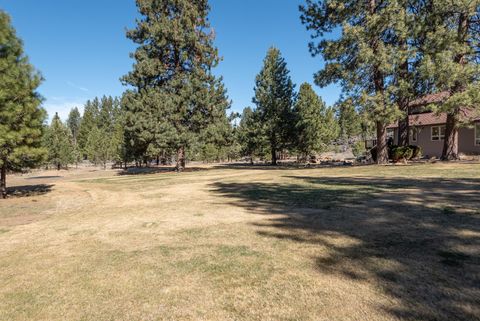 Tiny photo for 60012 Ridgeview Drive W, Bend, OR 97702 (MLS # 220217444)