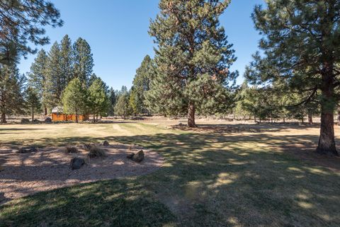 Tiny photo for 60012 Ridgeview Drive W, Bend, OR 97702 (MLS # 220217444)