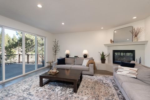 Tiny photo for 60012 Ridgeview Drive W, Bend, OR 97702 (MLS # 220217444)