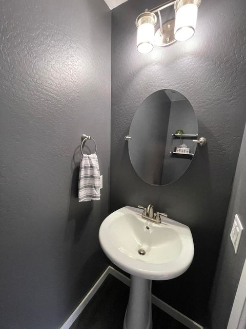 Tiny photo for 246 Reanna Way, Medford, OR 97501 (MLS # 220211555)