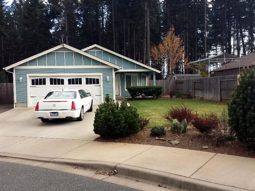 Really nice & newer 3 bedroom / 2 bath home on a cul-de-sac with approx. 1300+ sq. ft. of living space. Open floor plan with living room open to kitchen/ dining area. Cathedral ceilings give you that open and airy feeling. Lots of double paned windows to let the light shine in. Master bedroom has it own bathroom and a walk in closet. Lots of storage in the kitchen, laundry area, coat closet & linen closet. This home was built in 2007 and has an attached double car garage. Front yard is landscaped, sprinkler system, easy care yard. Smaller back yard is fenced and has a covered patio. Come and make this your next home.