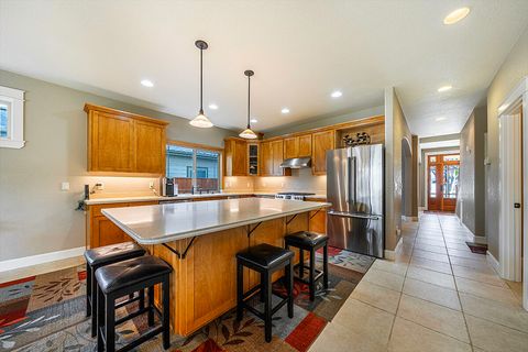 Tiny photo for 4584 Wolf Run Drive, Medford, OR 97504 (MLS # 220212562)