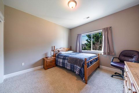 Tiny photo for 4584 Wolf Run Drive, Medford, OR 97504 (MLS # 220212562)